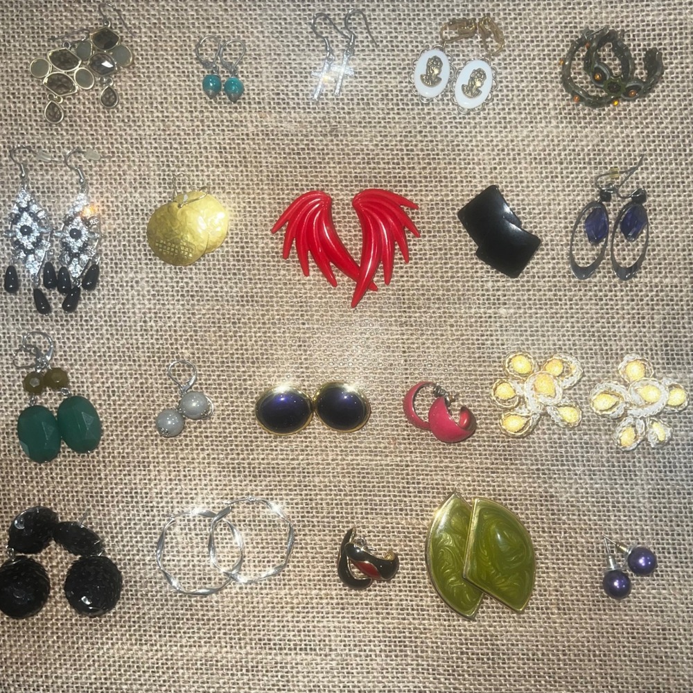 20 Pair Vtg Earring Lot Womens Multicolor Mixed Styles Retro Statement